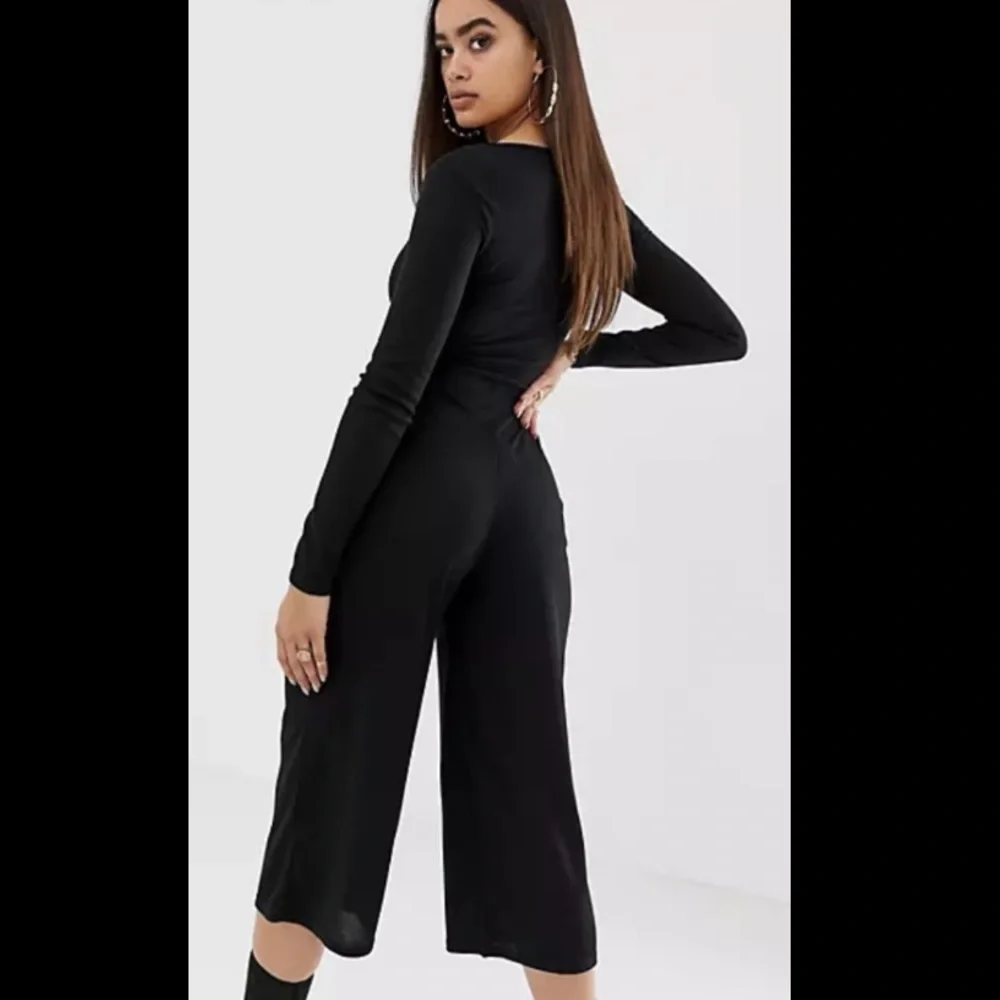 Missguided square neck ribbed culotte jumpsuit, black, Size 10, BNWT 💕 - Picture 3 of 9